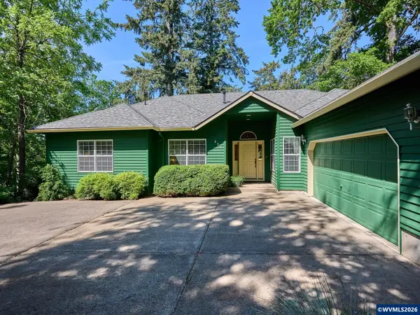 238  Rock St, Silverton, OR 97381