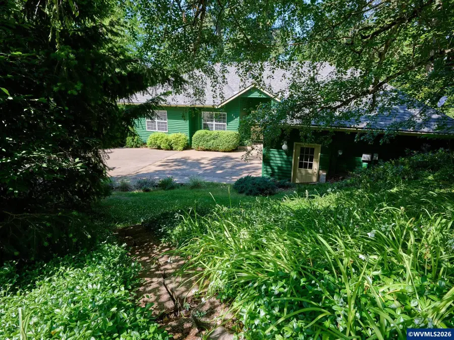 238  Rock St, Silverton, OR 97381 - #2
