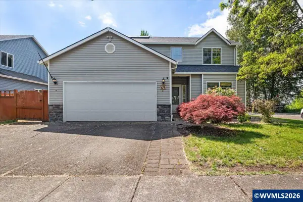 1678 S 7th St, Independence, OR 97351