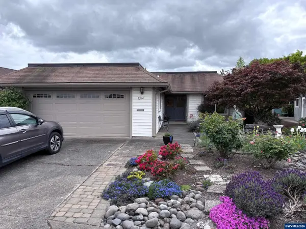 3274  Oakcrest Dr NW, Salem, OR 97304