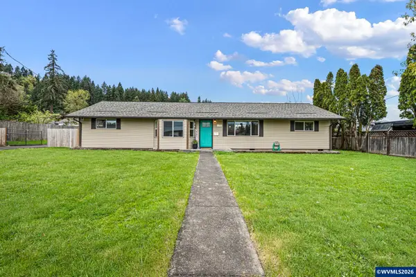 677  5th Av, Sweet Home, OR 97386