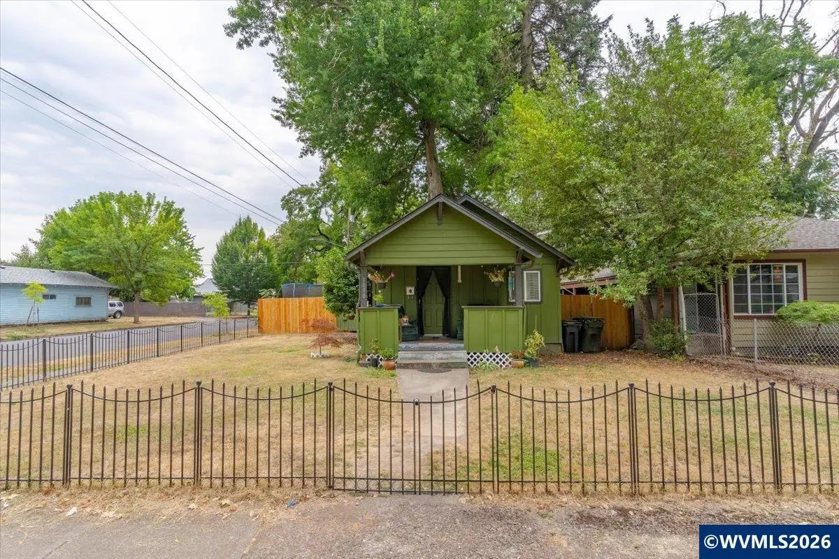 1090  Norway St NE, Salem, OR 97301 - #1