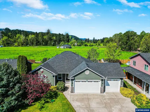 1231 SW 3rd Av, Mill City, OR 97360