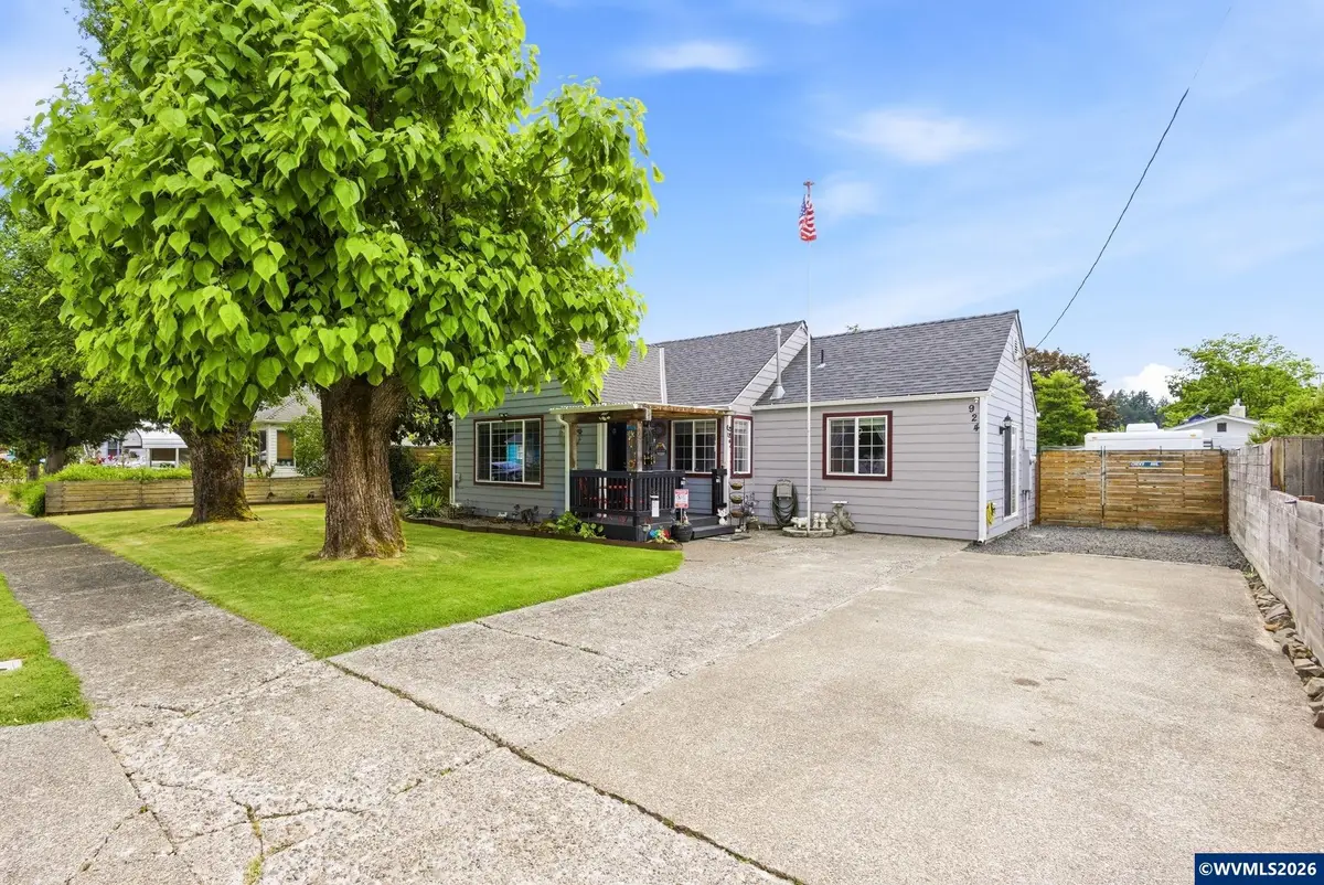 924  7th Av, Sweet Home, OR 97386 - #1