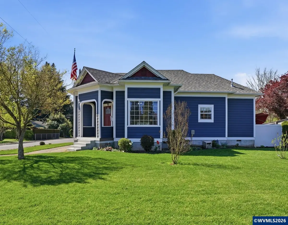798  Young St, Woodburn, OR 97071 - #1