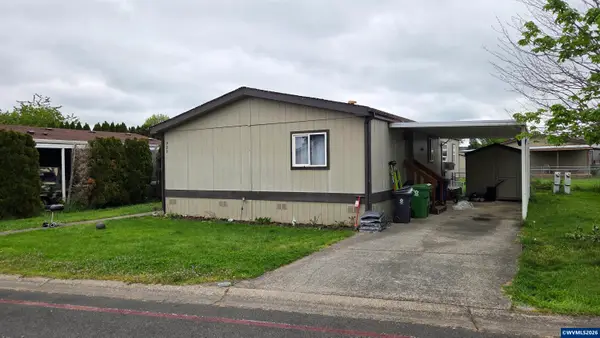 922  York St SE, Aumsville, OR 97325