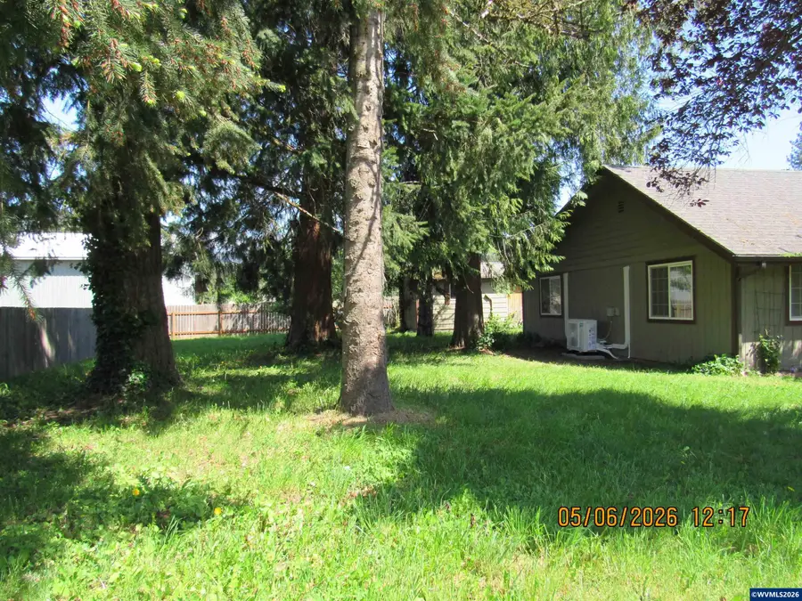 365 SE Myrtle St, Mill City, OR 97360 - #2