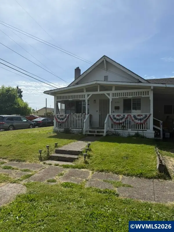 690 S 6th St, Independence, OR 97351
