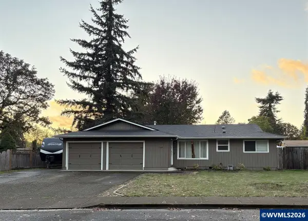 1184  29th Av, Sweet Home, OR 97386