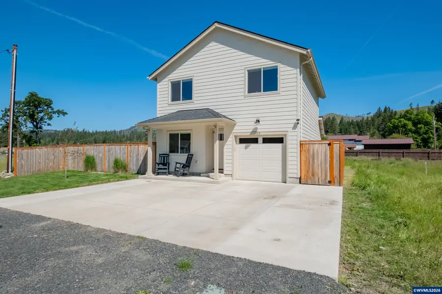 123  Sorbin Av E, Gates, OR 97346 - #3