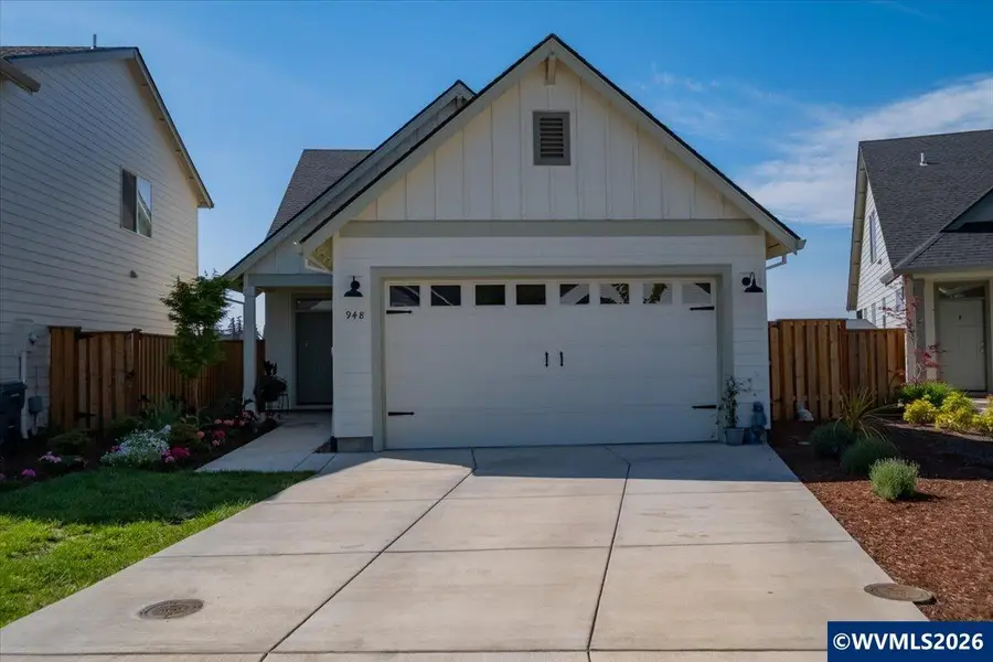 948  Laurel  Pl, Silverton, OR 97381 - #2