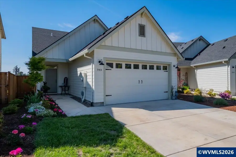 948  Laurel  Pl, Silverton, OR 97381 - #3