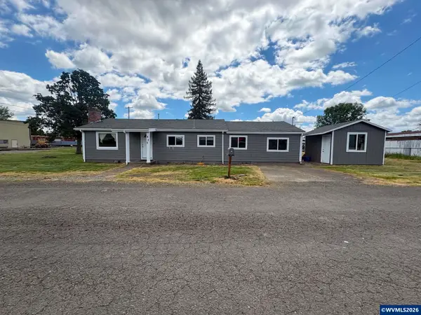 425  Boatlanding St, Independence, OR 97351
