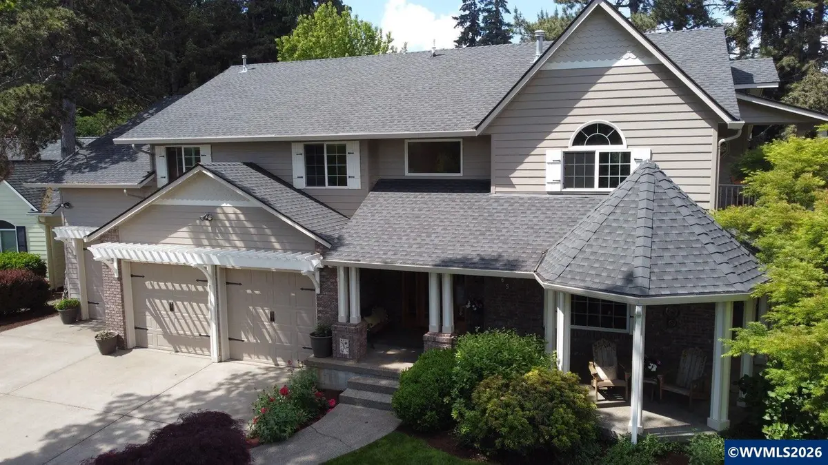 565  Shelokum Dr, Silverton, OR 93781 - #1