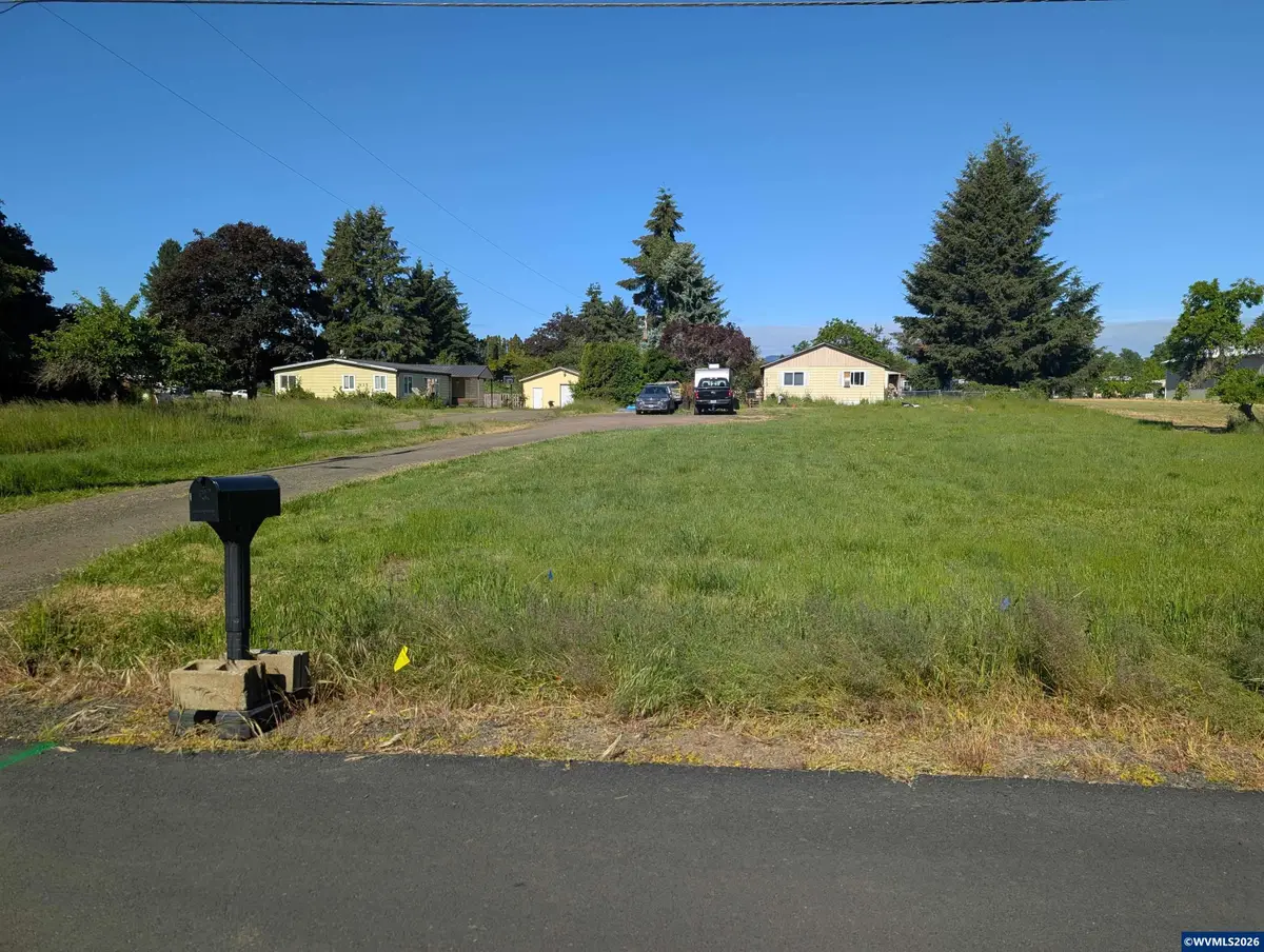 415 SE Hawthorne Av, Dallas, OR 97338 - #1