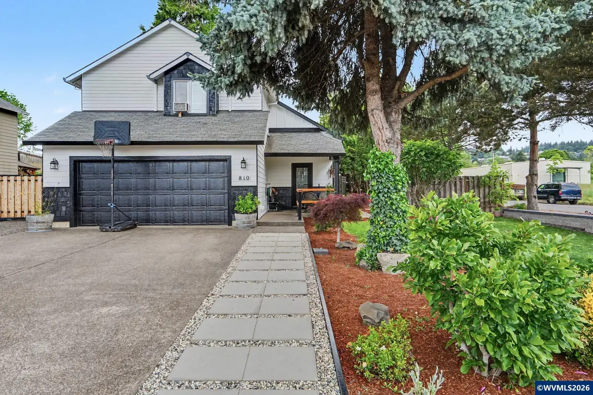 810 SE Locust St, Dundee, OR 97115 - #1