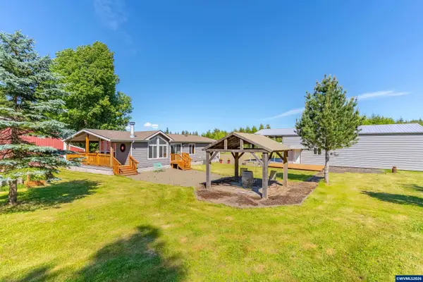 7601  Fire Hall Rd, Grand Ronde, OR 97347