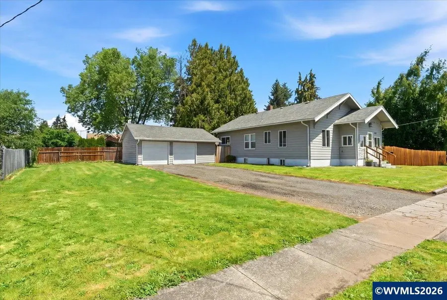 321 W Virginia St, Stayton, OR 97383 - #3