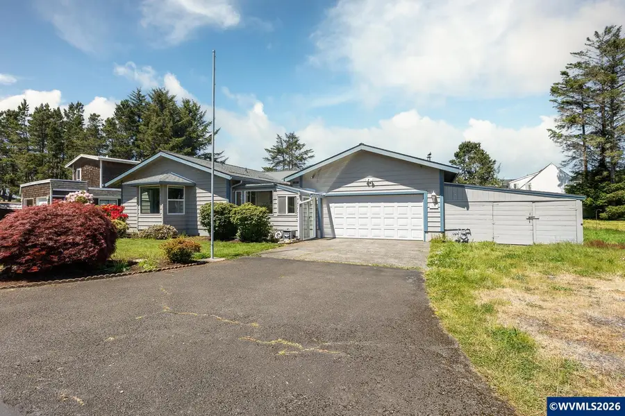 9215  Trout Pl, Gleneden Beach, OR 97388 - #2