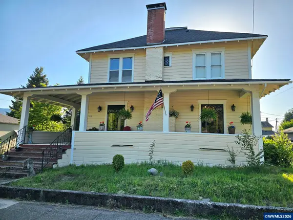 329 S 1st Av, Mill City, OR 97360