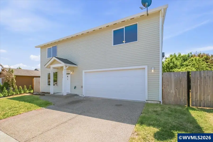 230 E Fir Dr, Gervais, OR 97026 - #2
