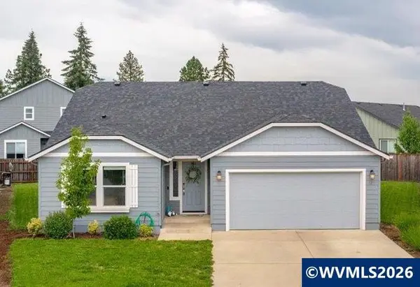 2271  Cheadle Lake Ct, Lebanon, OR 97355
