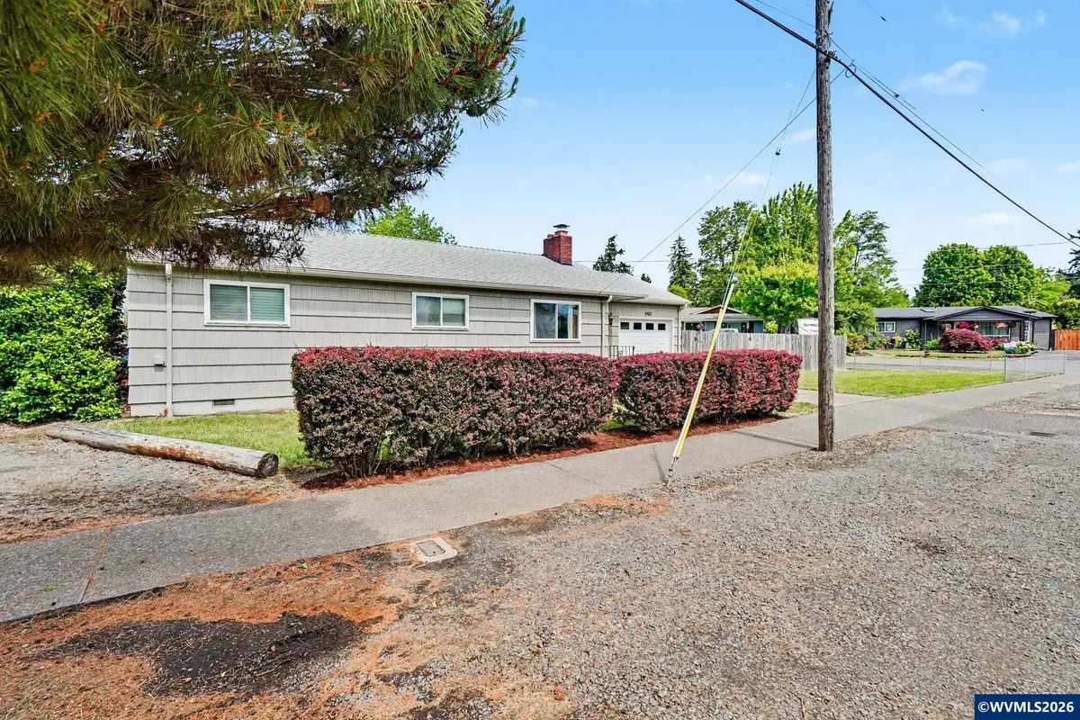 980 E College St, Mount Angel, OR 97362 - #1