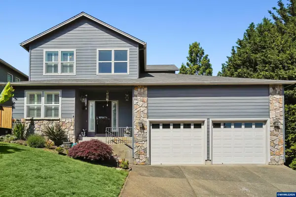 973  Eisenhower Dr NW, Salem, OR 97304