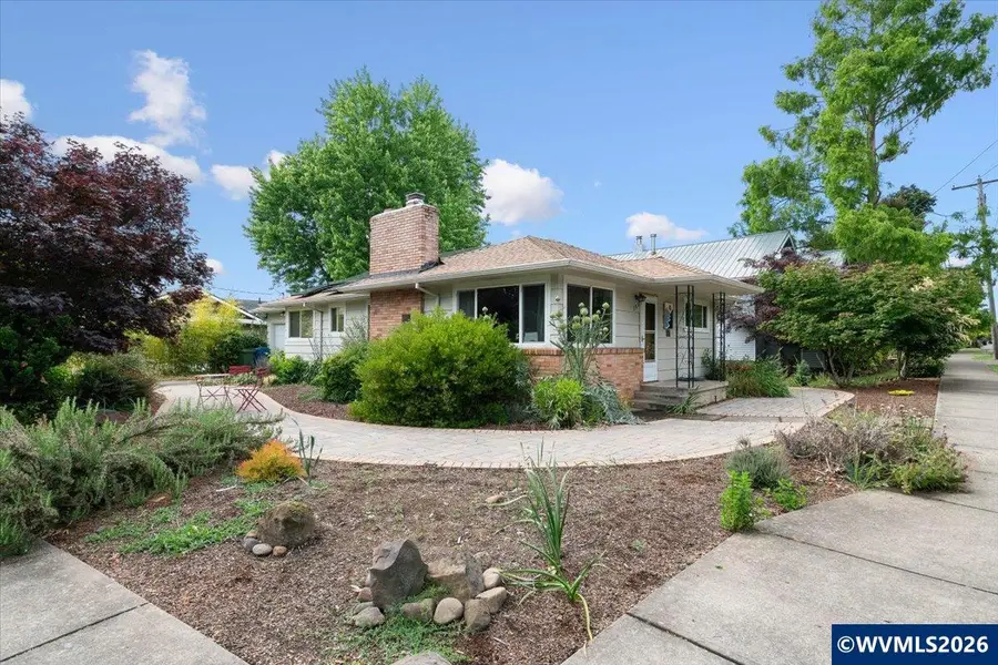 303  Mill St, Silverton, OR 97381 - #2