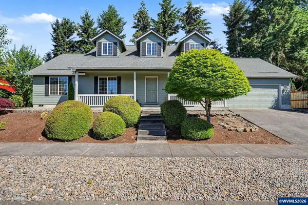 916  Travis Dr NE, Silverton, OR 97381