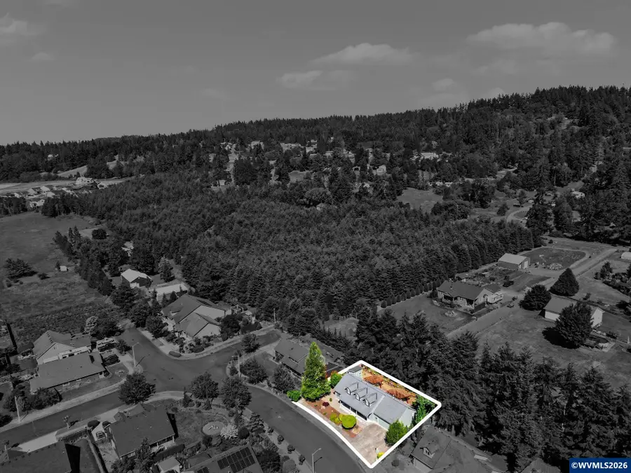 916  Travis Dr NE, Silverton, OR 97381 - #2
