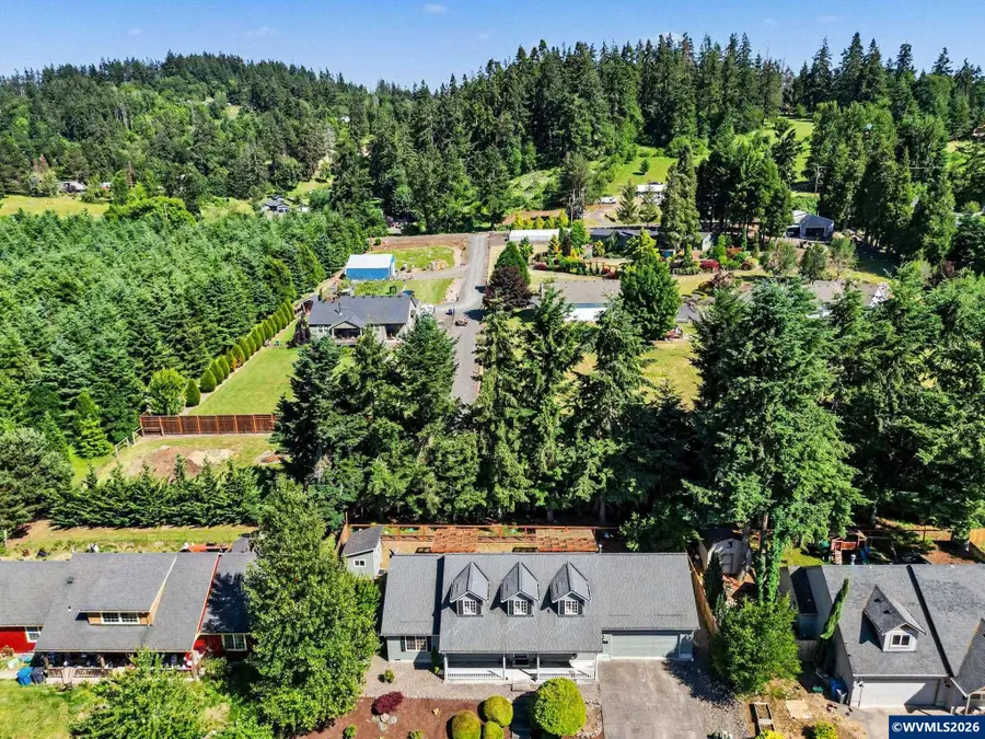 916  Travis Dr NE, Silverton, OR 97381 - #3