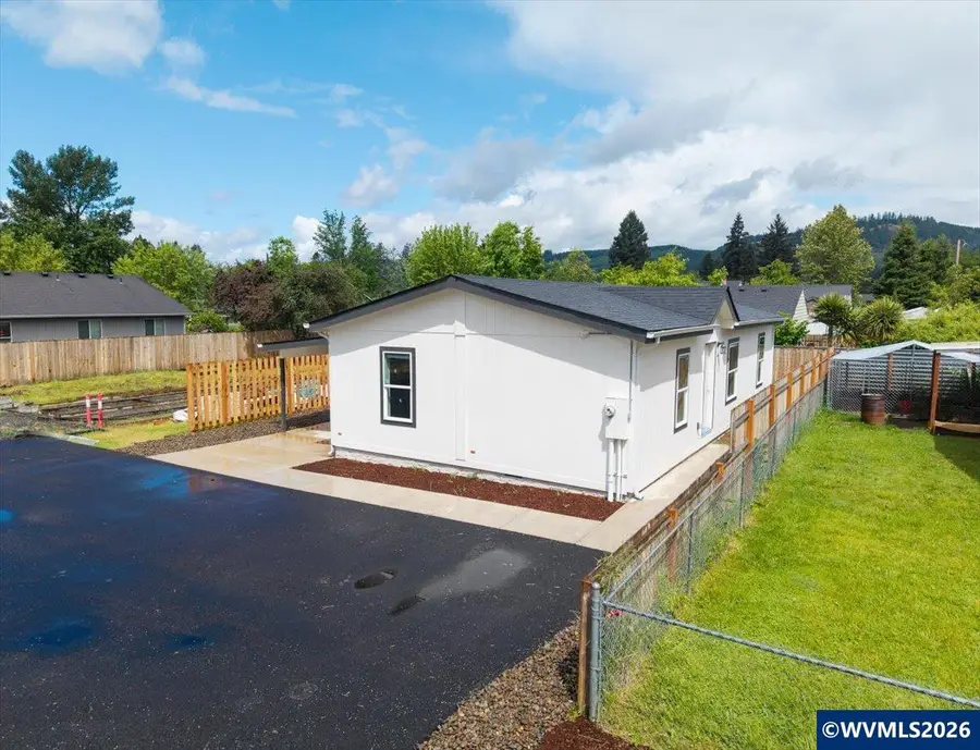 1228  47th Av, Sweet Home, OR 97386 - #3