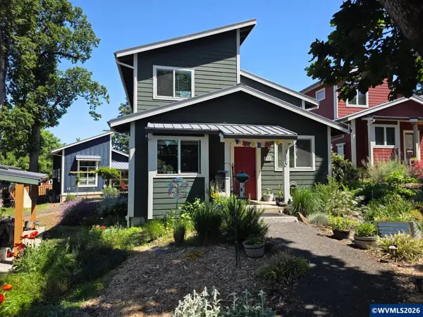 1255  Reserve St, Silverton, OR 97381