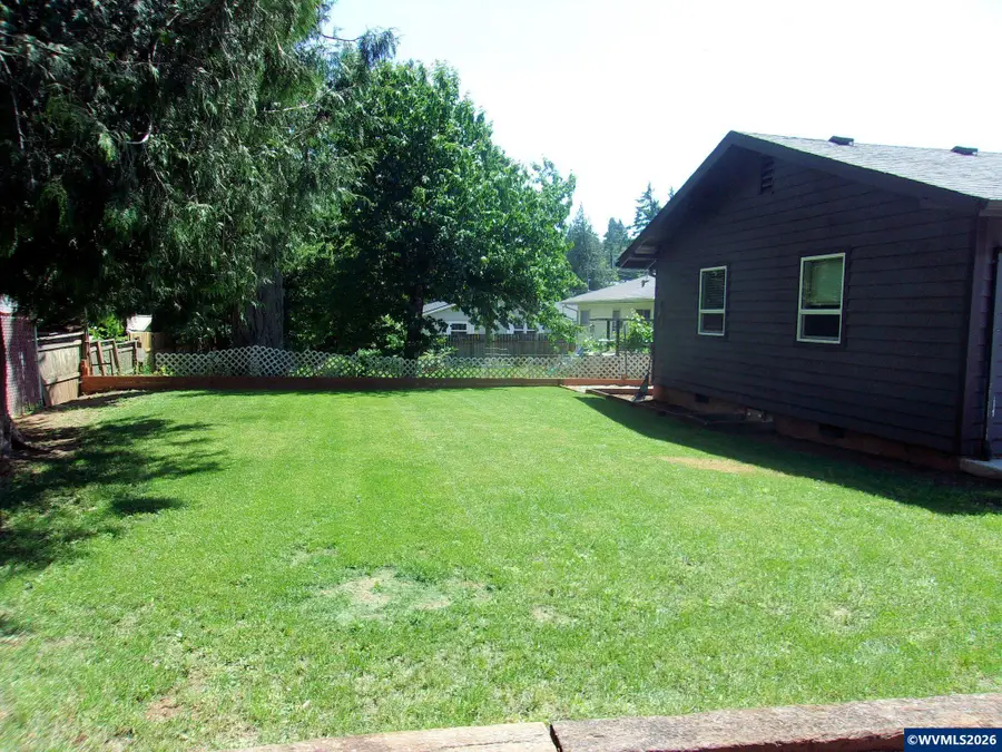 412 SW Fir St, Willamina, OR 97396 - #3