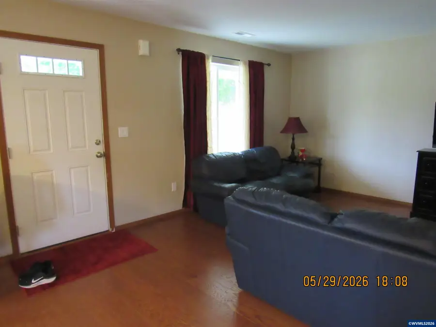 553 SW Kingwood Av, Mill City, OR 97360 - #2