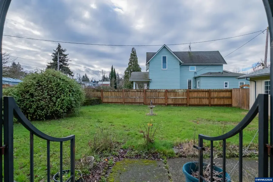 905  Ash St, Brownsville, OR 97327 - #2