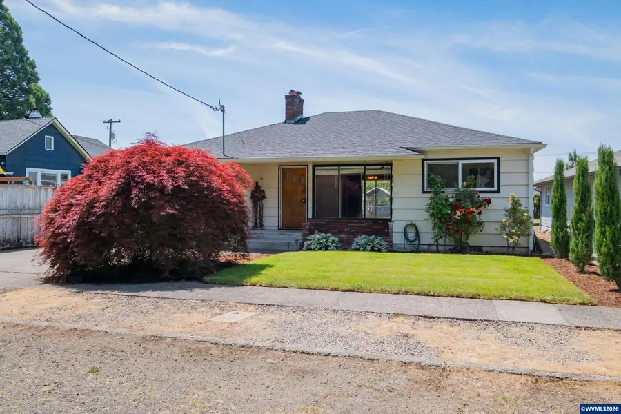 1137 N 4th St, Stayton, OR 97383 - #2