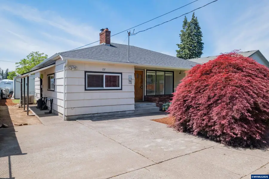 1137 N 4th St, Stayton, OR 97383 - #3
