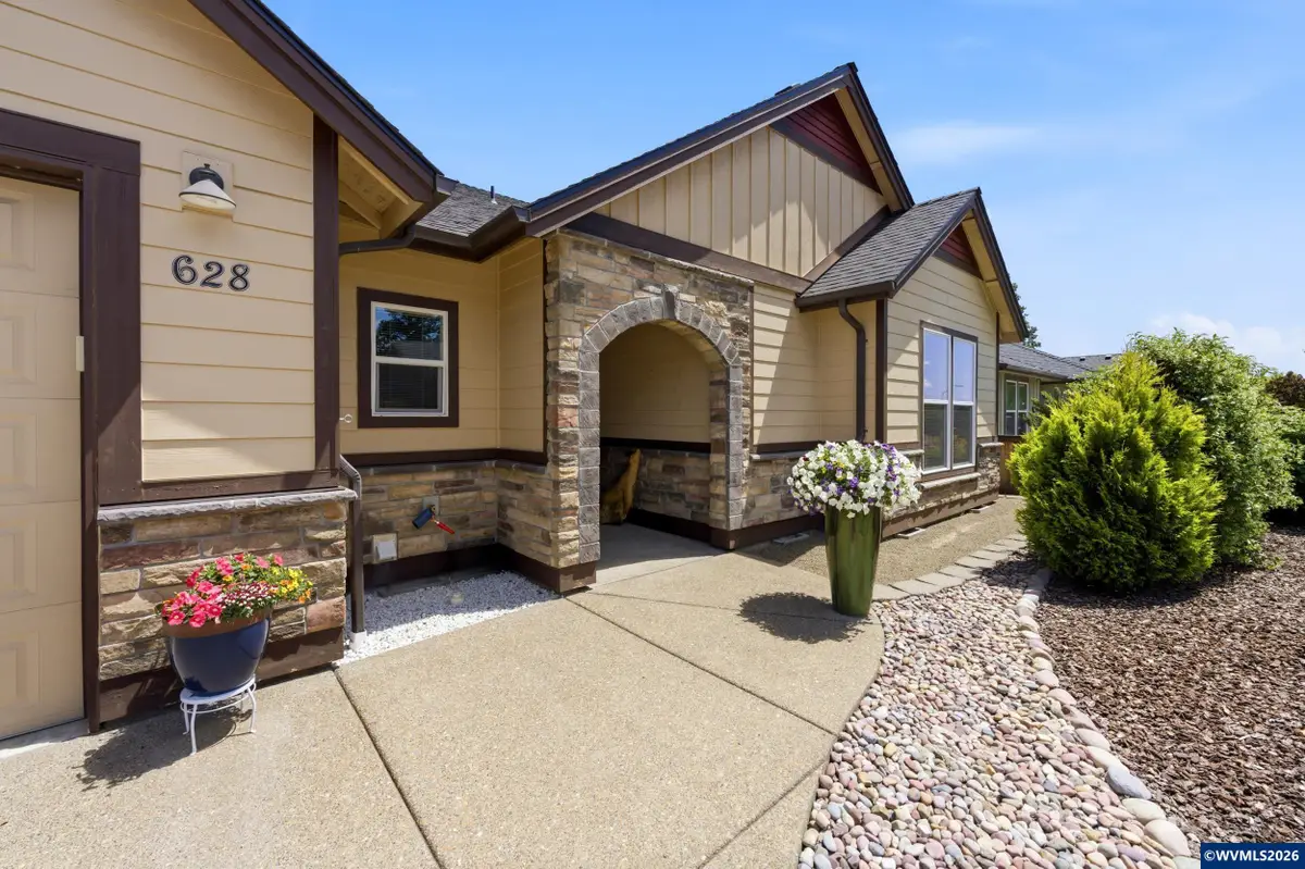 628 NW Hillcrest Dr, Dallas, OR 97338 - #1