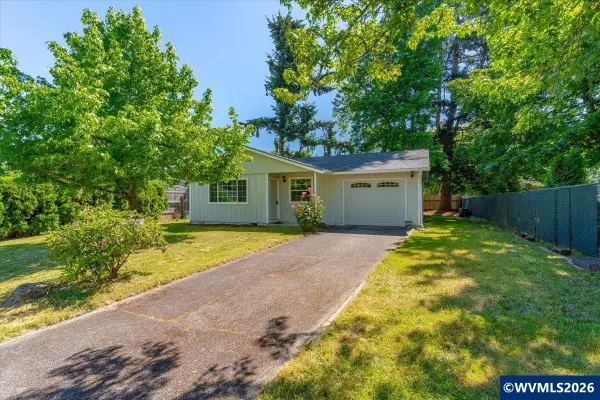 760 N 5th St, Aumsville, OR 97325