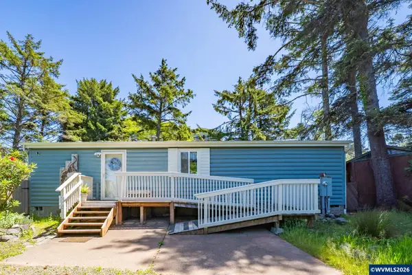 1232 SE 2nd Ct, Lincoln City, OR 97367