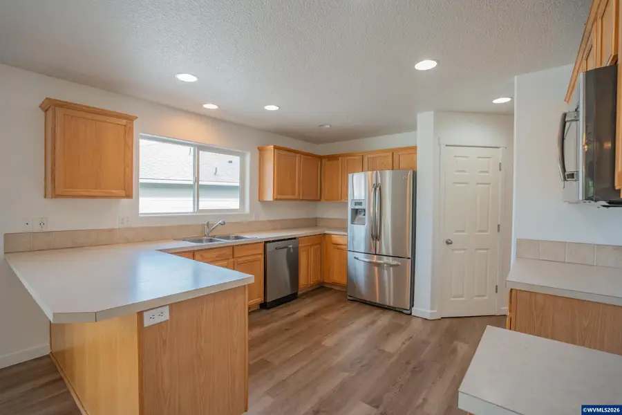 36 E Jadon Dr, Lebanon, OR 97355 - #3