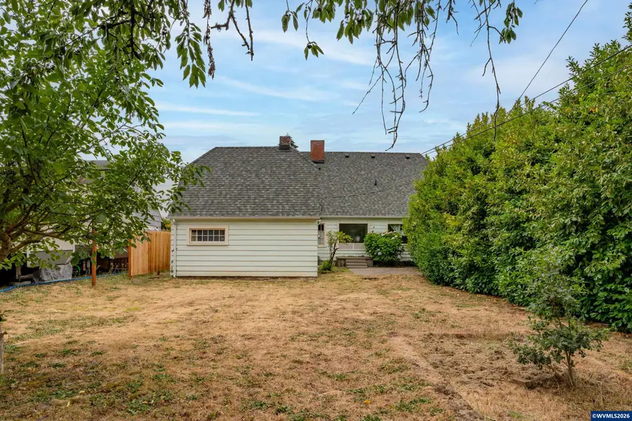399 S Main St, Lebanon, OR 97355 - #2