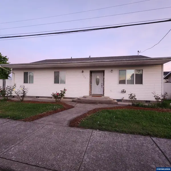 730  Burton St, Harrisburg, OR 97446