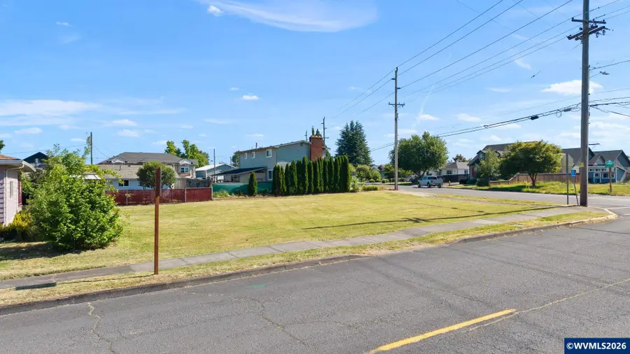 510 N Main St, Mount Angel, OR 97362 - #2