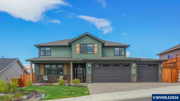 677 NW Crater Lake Dr, Dallas, OR 97338