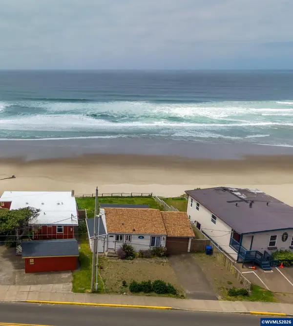 1933 NW Harbor Av, Lincoln City, OR 97367