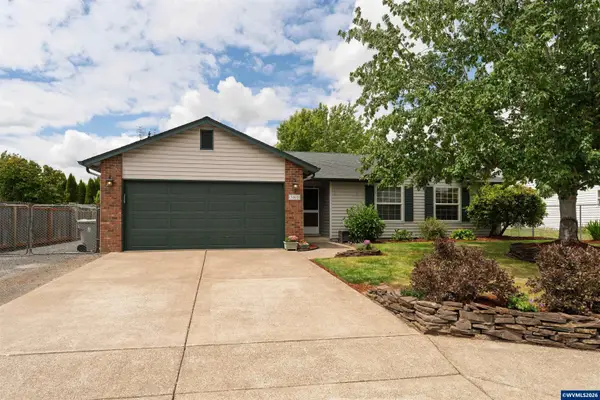 3002 S 7th Pl, Lebanon, OR 97355
