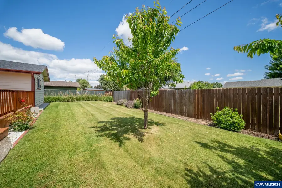 1166 N Douglas Av, Stayton, OR 97383 - #2